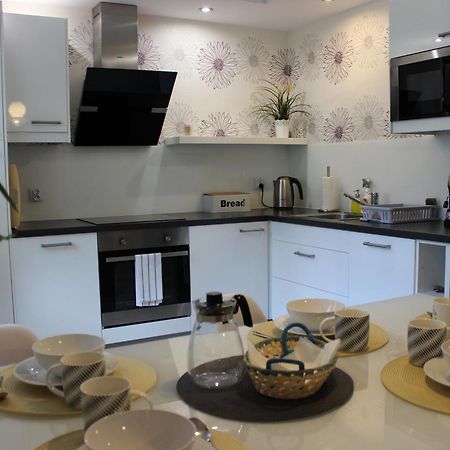 Apartament Bialy Na Osiedlu "Apartamenty Pod Sniezka" カルパッチ エクステリア 写真